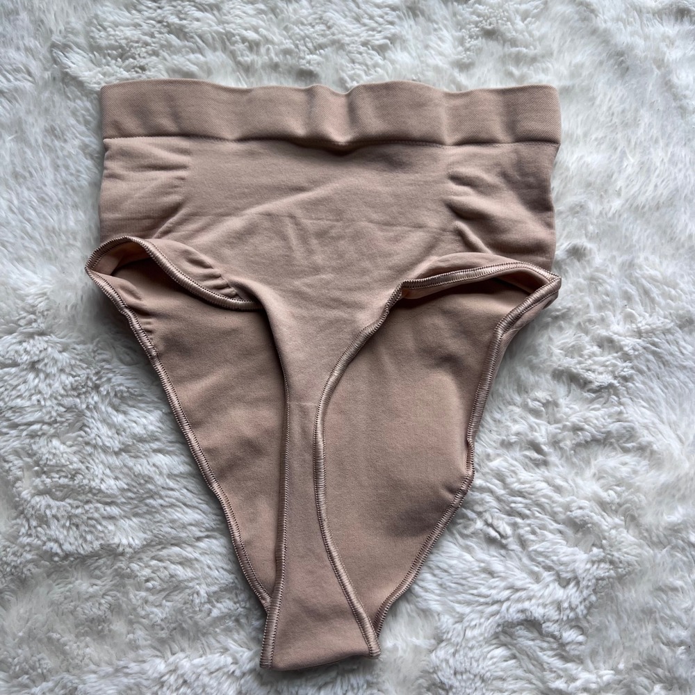 SKIMS Womens Core Control Thong Clay Nude High Waisted Shapewear Small NWOT - Picture 3 of 7